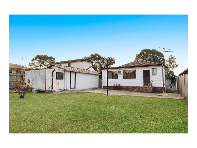 20 Hinkler Street, Smithfield NSW 2164