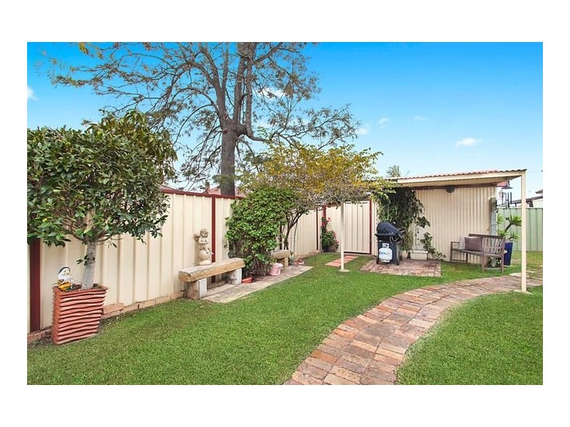 1 Brelogail Street, Northmead NSW 2152