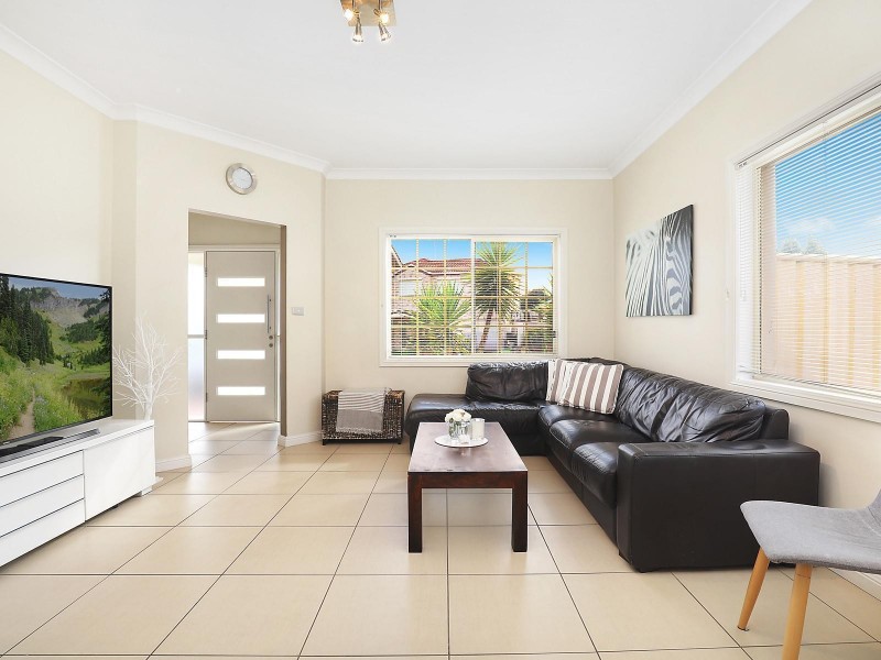 1 Saxon Place, Cecil Hills NSW 2171
