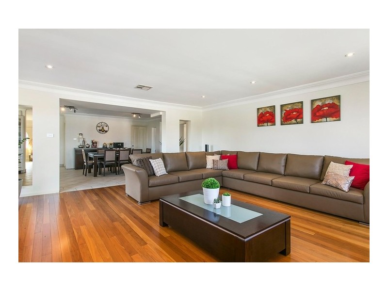 6 Booralla Road, Edensor Park NSW 2176