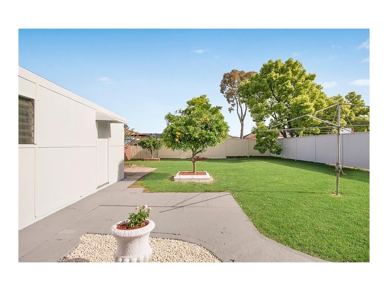 14 Benelong Avenue, Smithfield NSW 2164