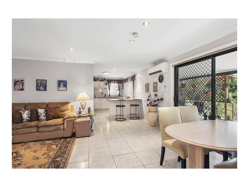 17 Glenton Street, Abbotsbury NSW 2176