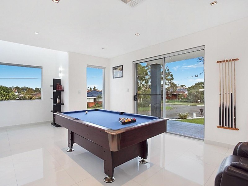 1 Pan Crescent, Greystanes NSW 2145