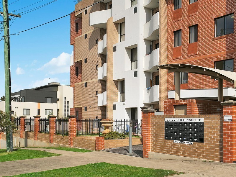 1/20 Clifton Street, Blacktown NSW 2148