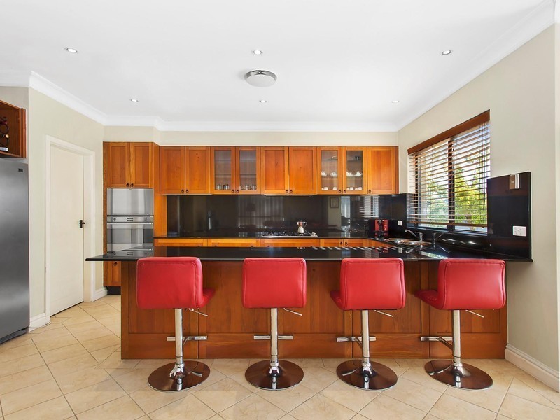 2 Hinder Close, Abbotsbury NSW 2176