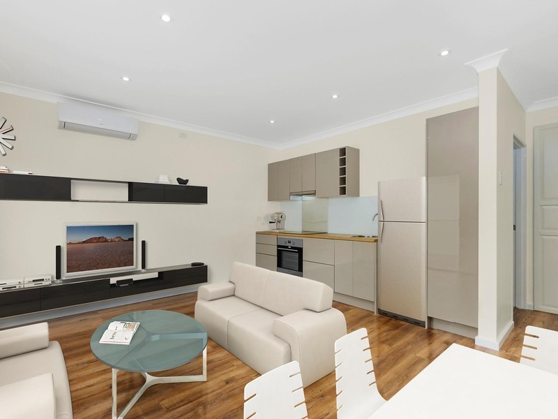 8 Lomond Street, Guildford NSW 2161