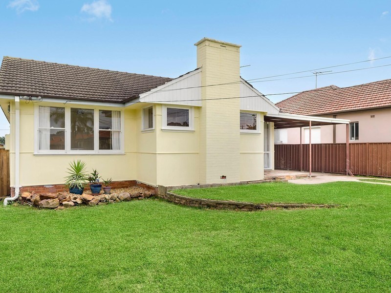 8 Lomond Street, Guildford NSW 2161