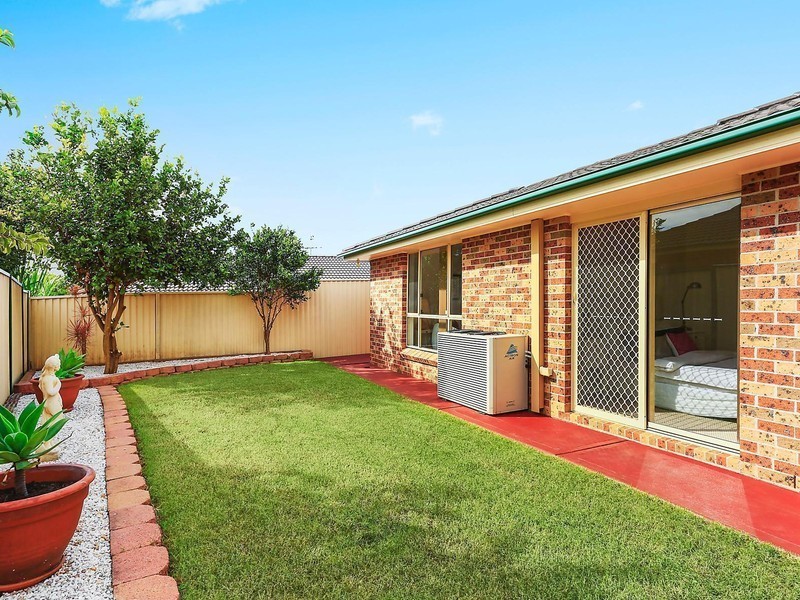 11 Woolgoolga Avenue, Hoxton Park NSW 2171