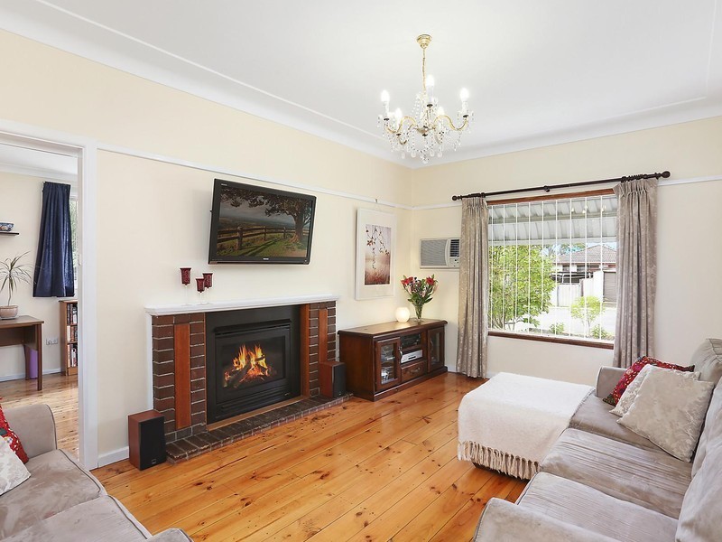 4 Robertson Avenue, Seven Hills NSW 2147