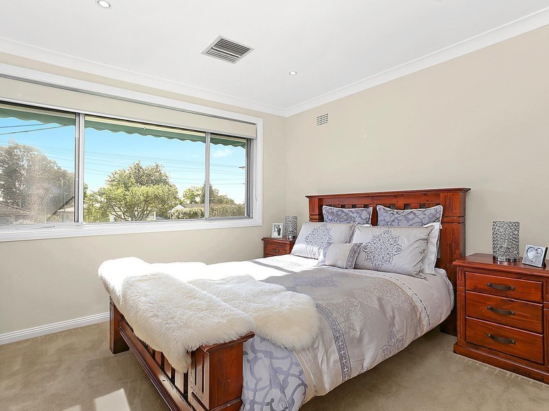 41 Garonne Street, Seven Hills NSW 2147