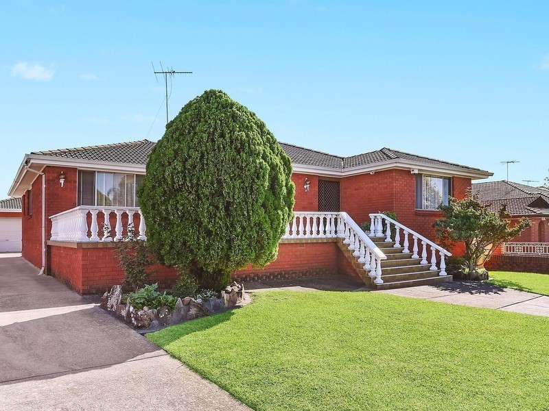137 Humphries Road, St Johns Park NSW 2176