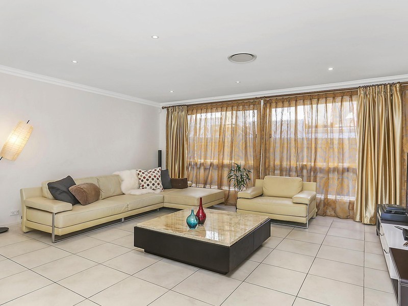 16 Phillip Street, Oatlands NSW 2117