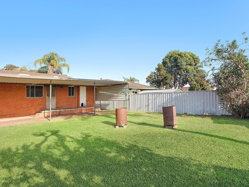 31 Galloway Street, Bossley Park NSW 2176