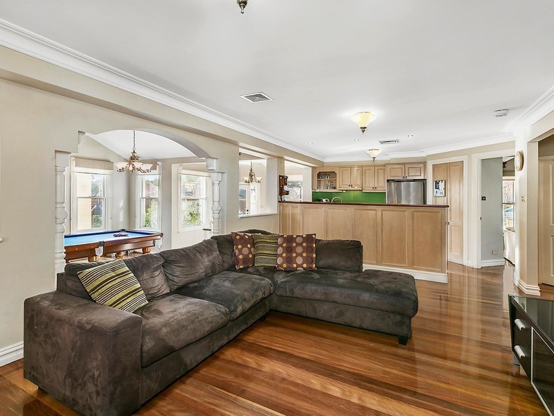 72 Edinburgh Circuit, Cecil Hills NSW 2171