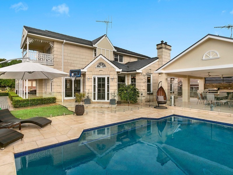 72 Edinburgh Circuit, Cecil Hills NSW 2171