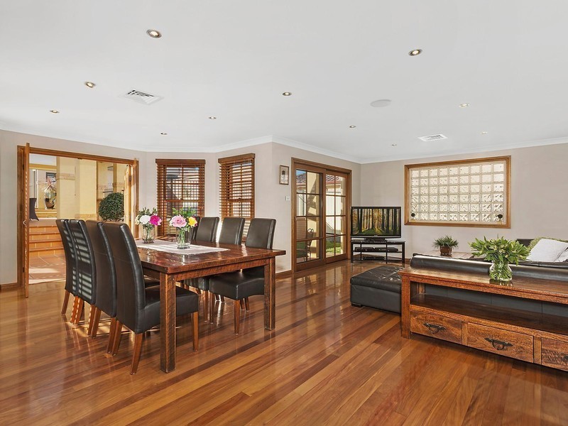 7 Anjou Circuit, Cecil Hills NSW 2171