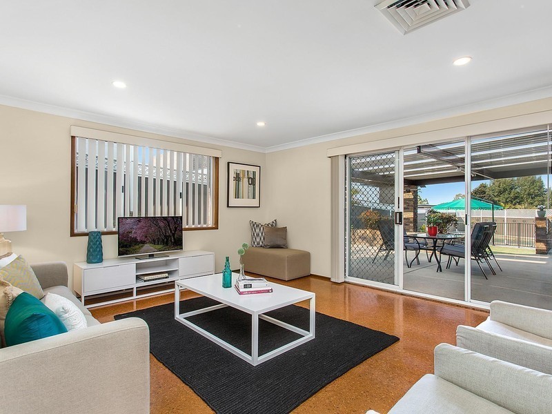 6 Bellette Close, Abbotsbury NSW 2176