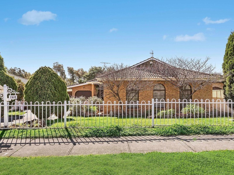 168 Bossley Road, Bossley Park NSW 2176