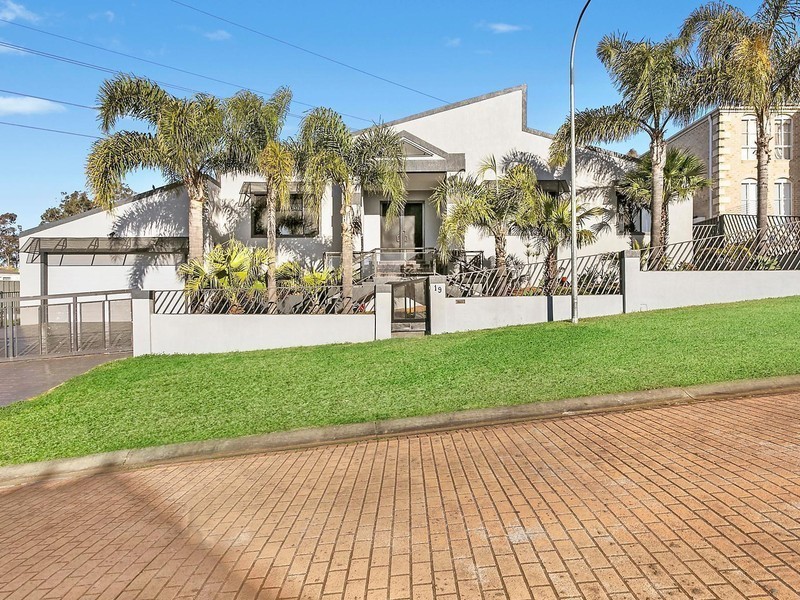 19 Adelaide Street, Cecil Hills NSW 2171