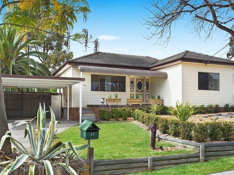 37 Derwent Parade, Blacktown NSW 2148