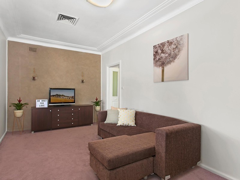 37 Derwent Parade, Blacktown NSW 2148