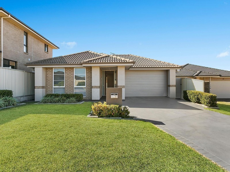 33 Pacific Palms Circuit, Hoxton Park NSW 2171