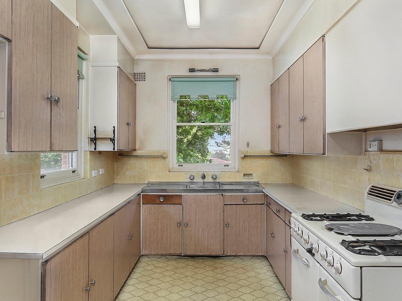 15 Lind Avenue, Oatlands NSW 2117