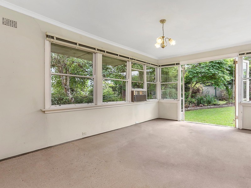 15 Lind Avenue, Oatlands NSW 2117