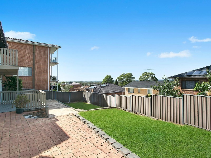 4 Forester Place, Bossley Park NSW 2176