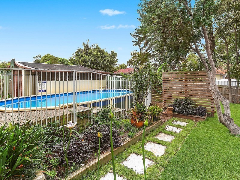 6 Charles Street, Oatlands NSW 2117