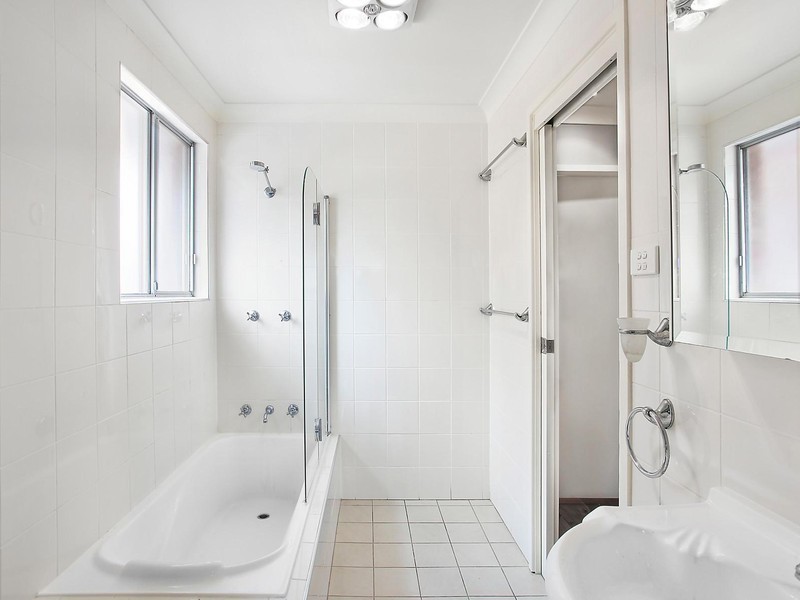 7 Athabaska Avenue, Seven Hills NSW 2147