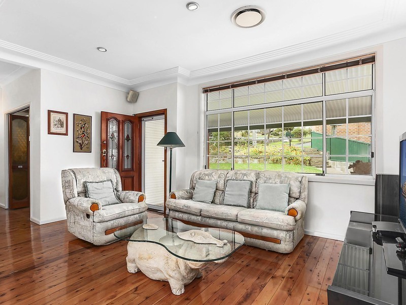 11 Loville Avenue, Seven Hills NSW 2147