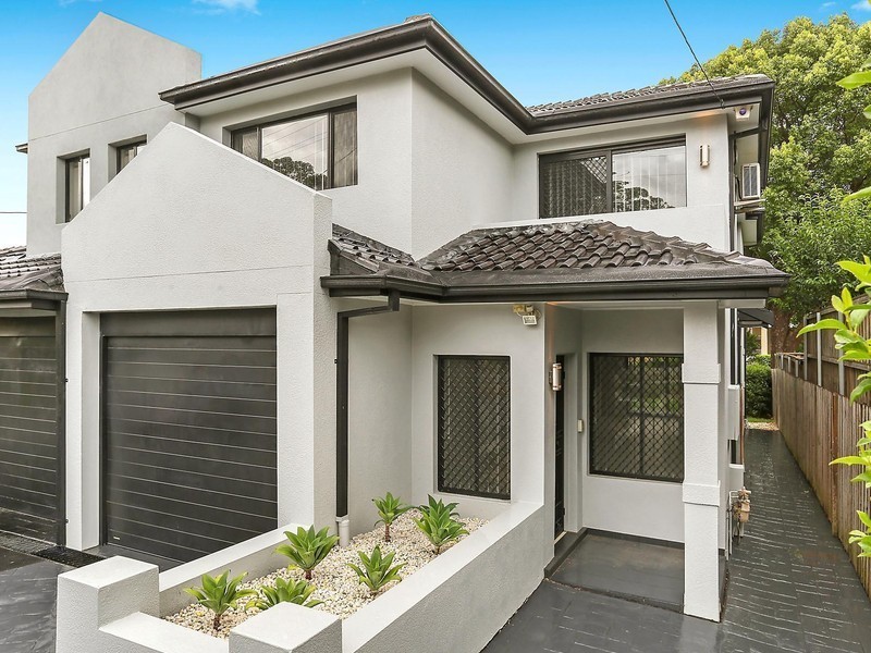 1 Lynette Crescent, South Wentworthville NSW 2145