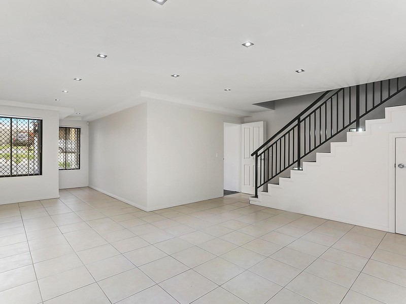1 Lynette Crescent, South Wentworthville NSW 2145