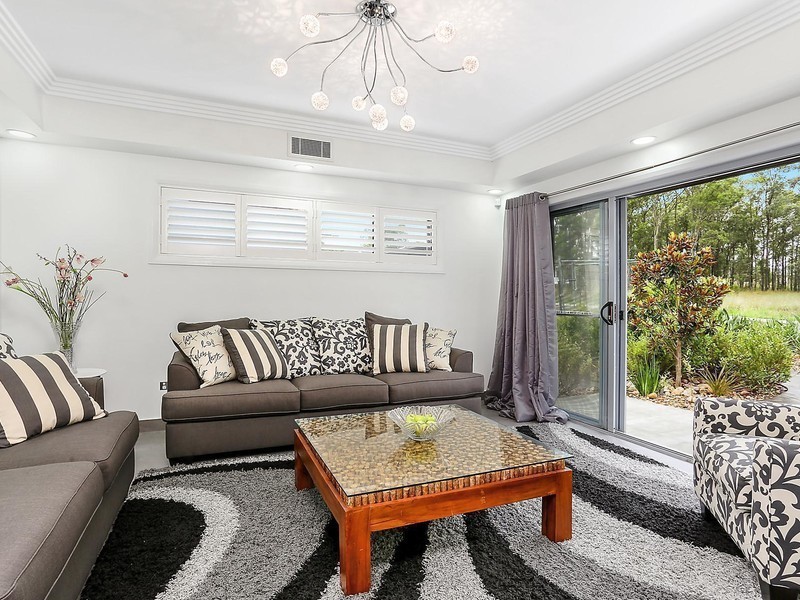 8 Lomandra Crescent, The Ponds NSW 2769