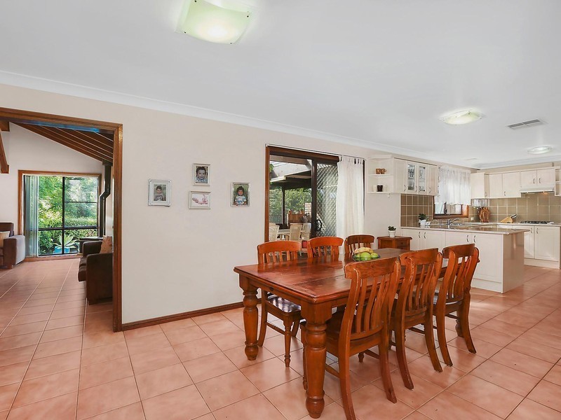 8 Derwent Place, Bossley Park NSW 2176