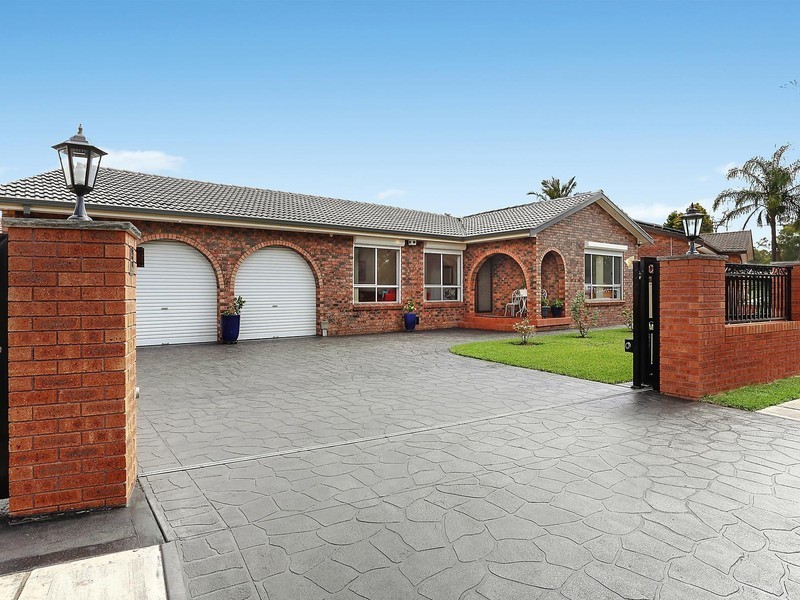 13 Whitlam Avenue, Edensor Park NSW 2176