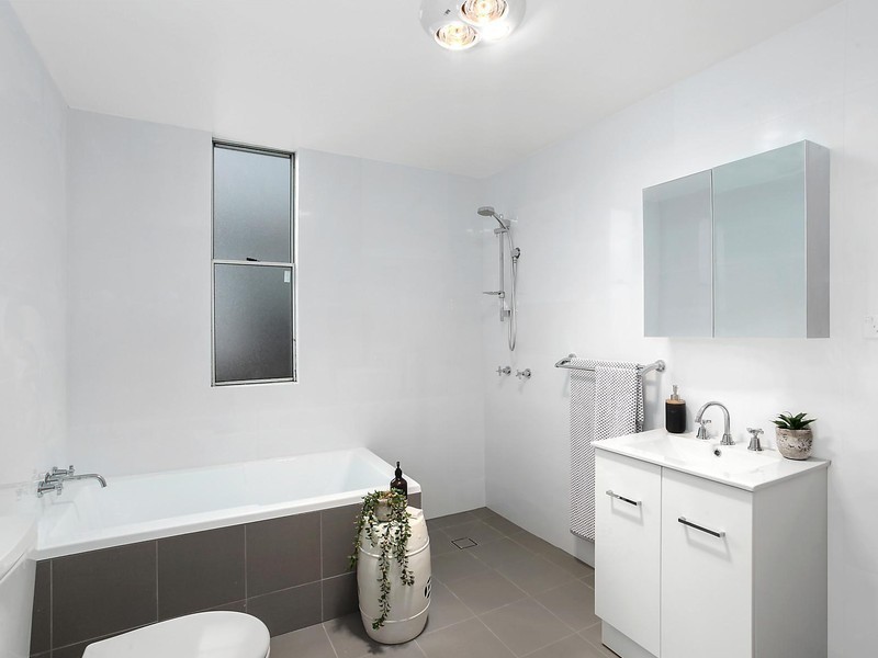 41 Hilltop Avenue, Blacktown NSW 2148