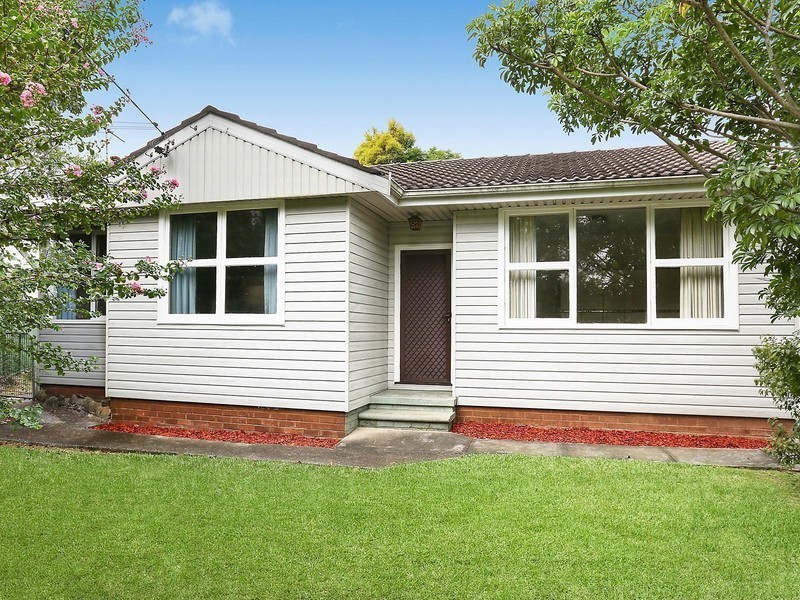 15 Andrews Avenue, Toongabbie NSW 2146