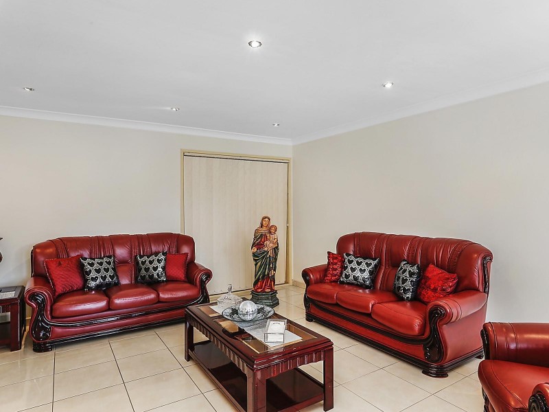 43 Darling Street, Abbotsbury NSW 2176