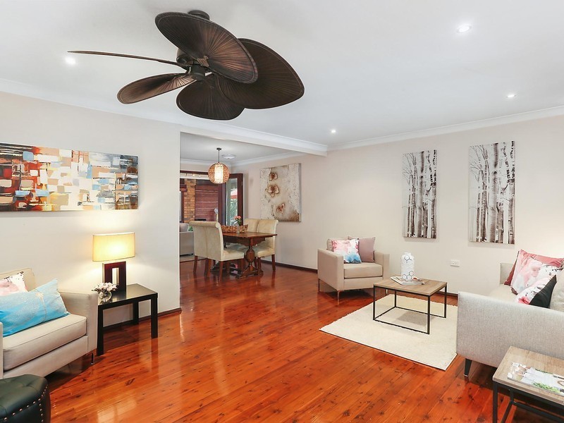 6 Gray Place, Kings Langley NSW 2147