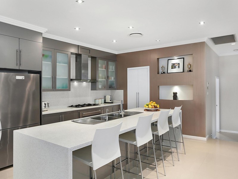 15 Hosking Avenue, West Hoxton NSW 2171