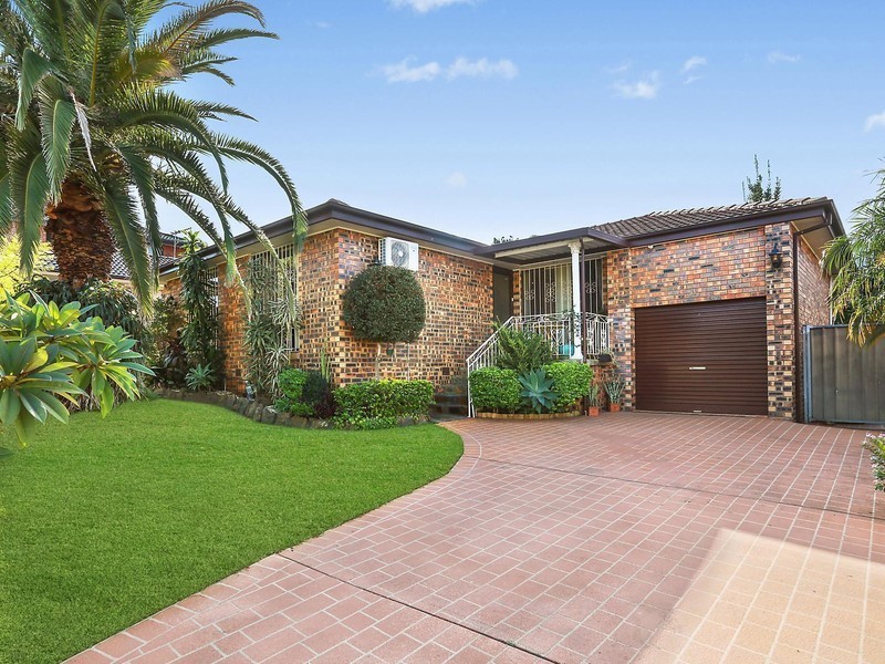 3 Roland Street, Bossley Park NSW 2176