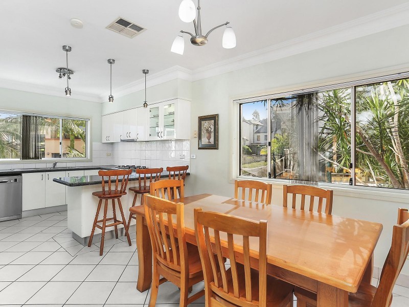 2 Kintyre Street, Cecil Hills NSW 2171