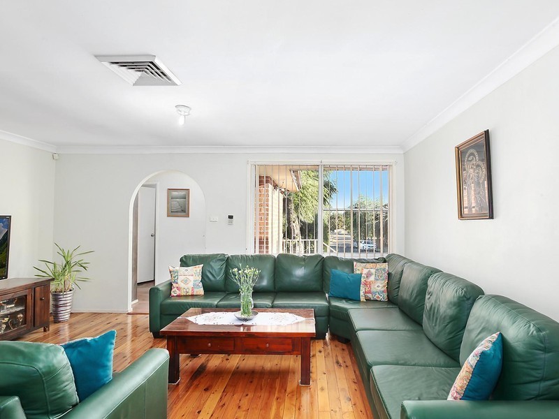 1 Hall Place, Fairfield West NSW 2165