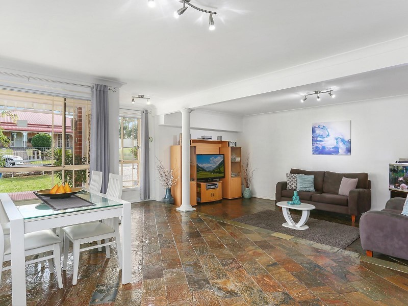 2/1 Kingston Place, Abbotsbury NSW 2176