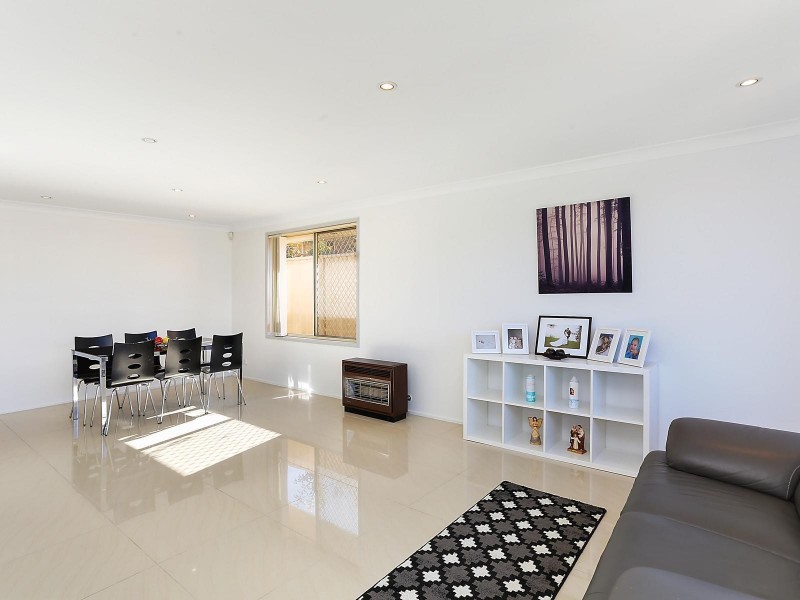 4 Redpa Close, West Hoxton NSW 2171