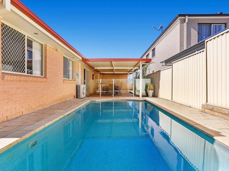4 Redpa Close, West Hoxton NSW 2171