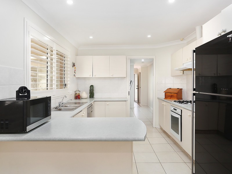 9 Athlone Street, Cecil Hills NSW 2171