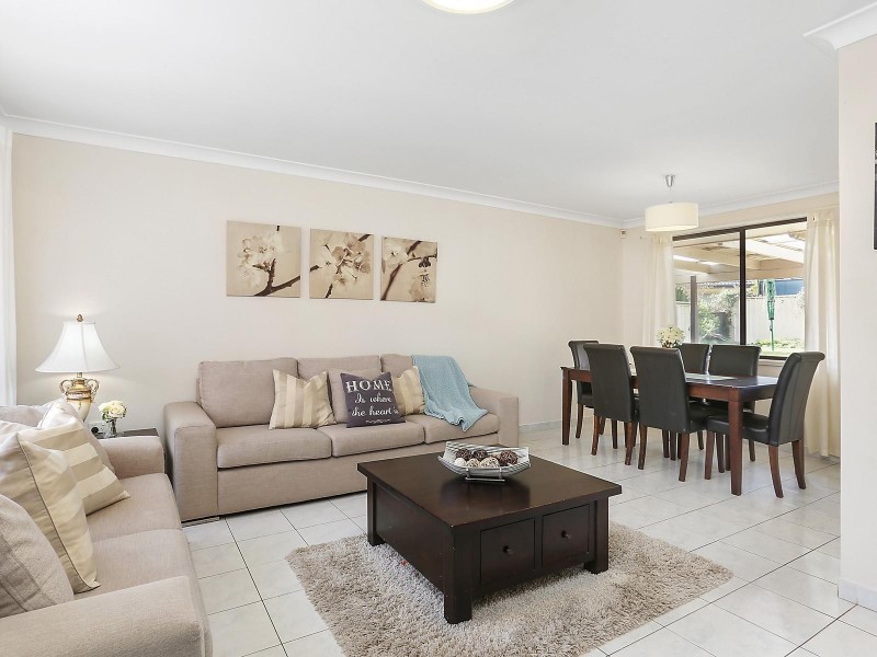 16 Moorhouse Crescent, Edensor Park NSW 2176